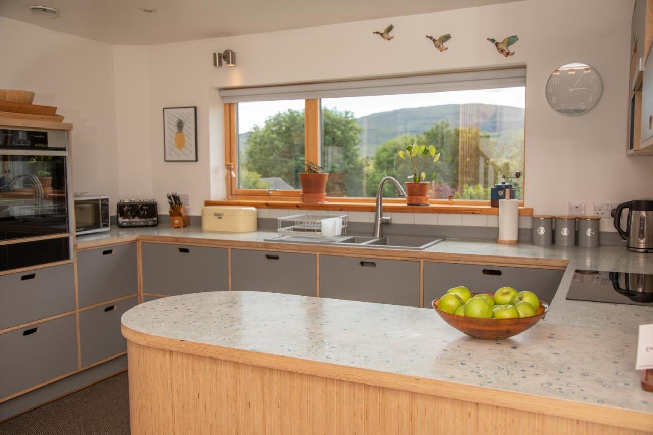 Villa Cuillrigh - Luxury House, Loch & Mountain Views Portree Esterno foto