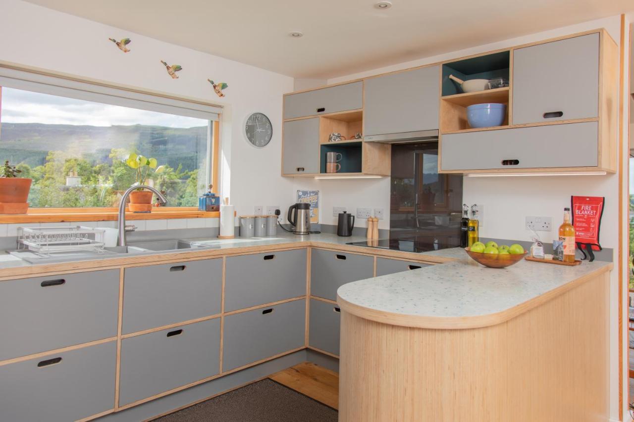 Villa Cuillrigh - Luxury House, Loch & Mountain Views Portree Esterno foto