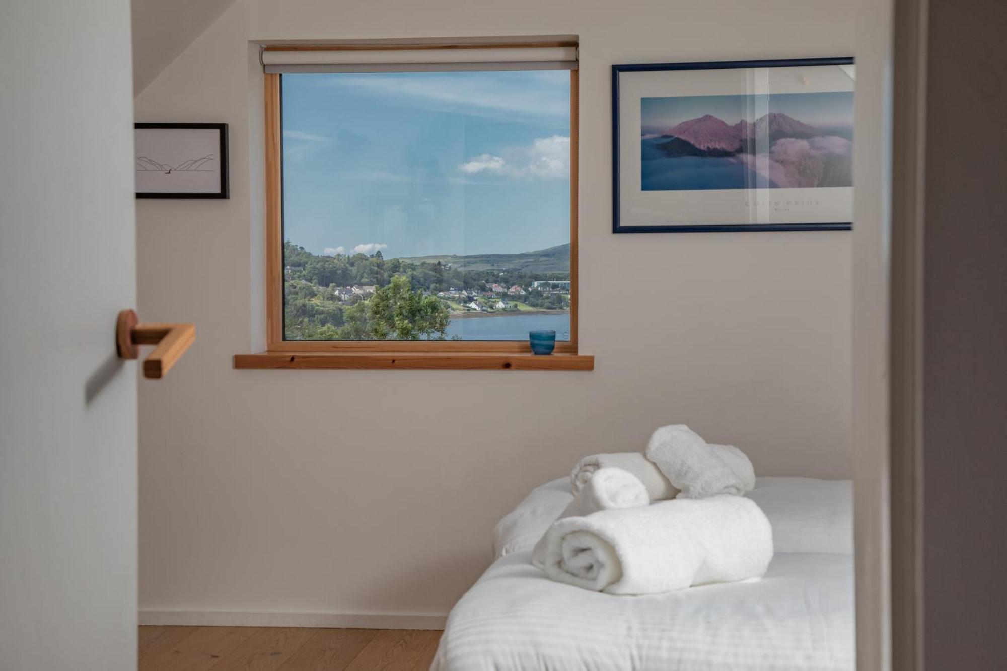 Villa Cuillrigh - Luxury House, Loch & Mountain Views Portree Esterno foto