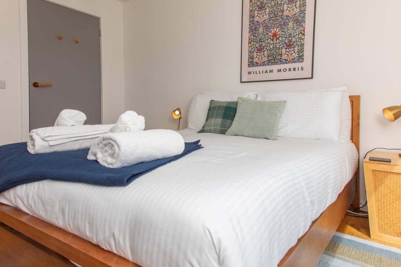 Villa Cuillrigh - Luxury House, Loch & Mountain Views Portree Esterno foto