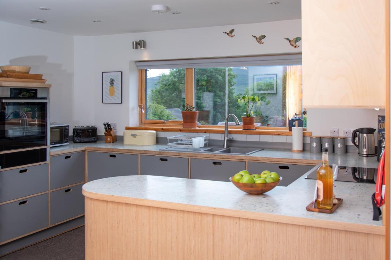 Villa Cuillrigh - Luxury House, Loch & Mountain Views Portree Esterno foto